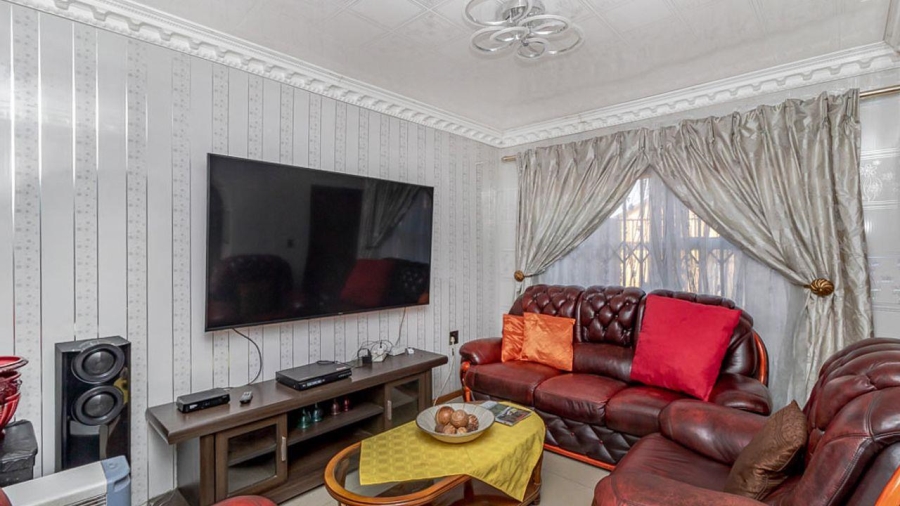 4 Bedroom Property for Sale in Dobsonville Gauteng