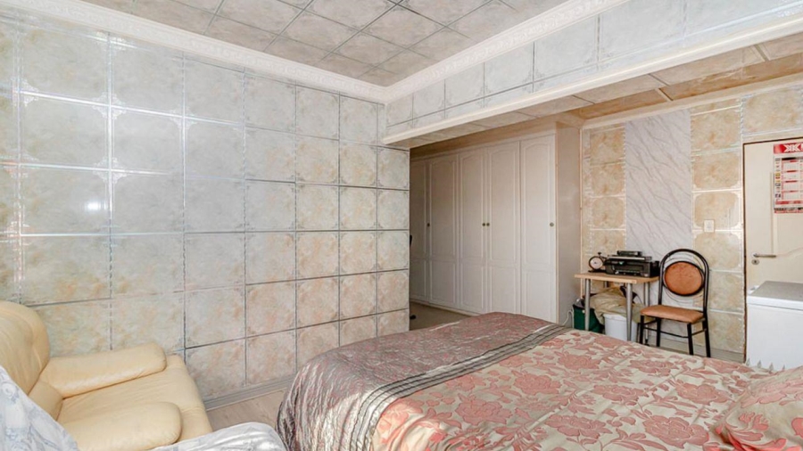 4 Bedroom Property for Sale in Dobsonville Gauteng
