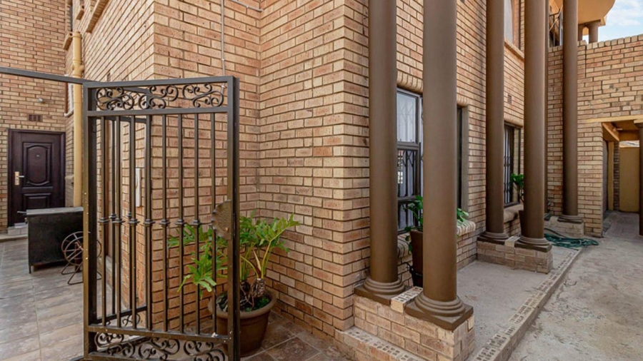 4 Bedroom Property for Sale in Dobsonville Gauteng