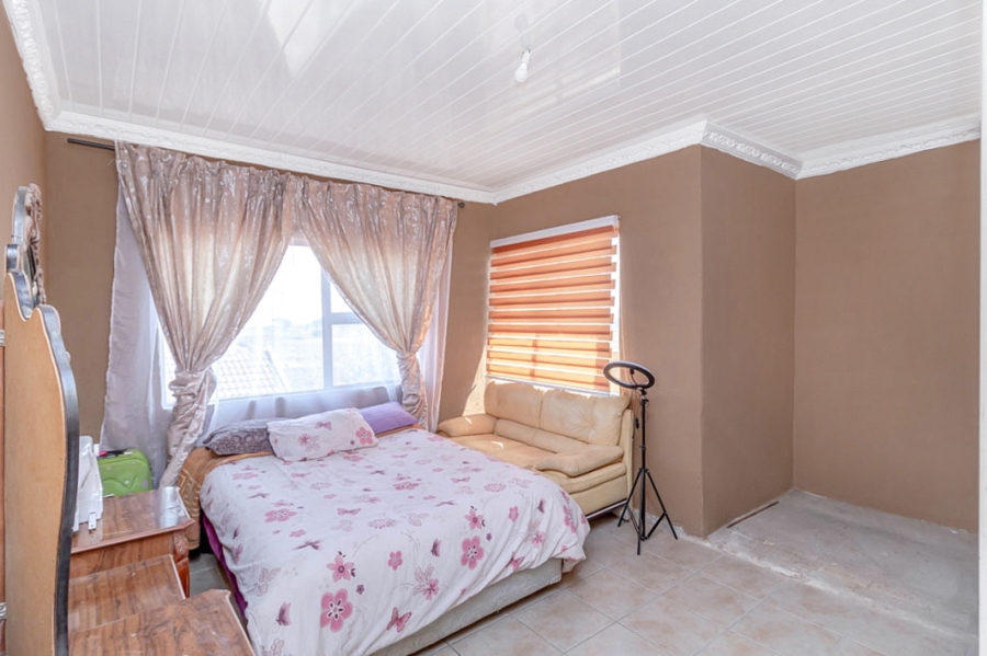 4 Bedroom Property for Sale in Dobsonville Gauteng
