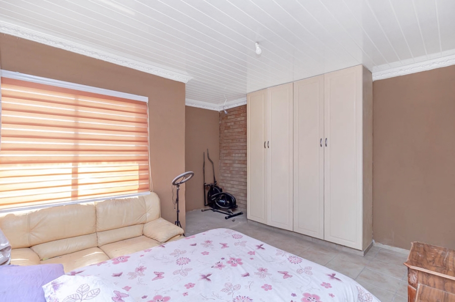 4 Bedroom Property for Sale in Dobsonville Gauteng