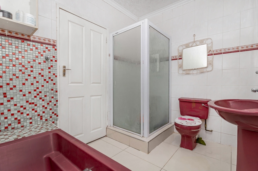 4 Bedroom Property for Sale in Dobsonville Gauteng