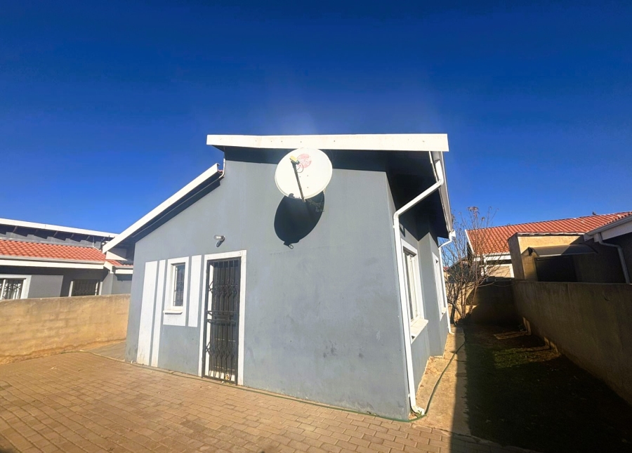 2 Bedroom Property for Sale in Savanna City Gauteng