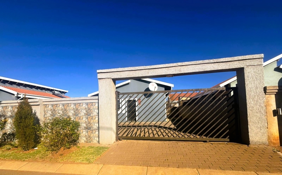 2 Bedroom Property for Sale in Savanna City Gauteng