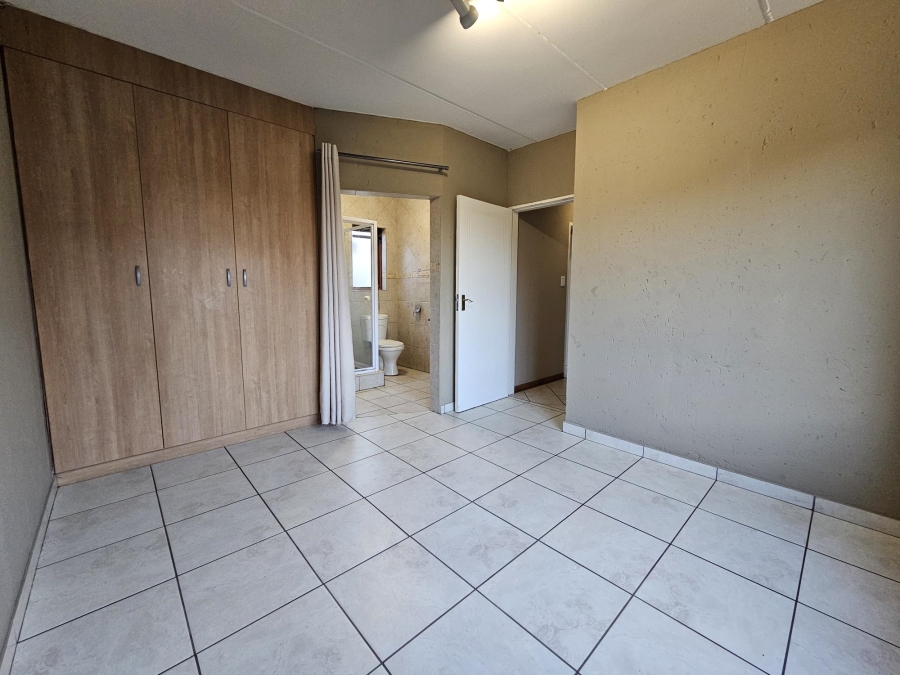 To Let 2 Bedroom Property for Rent in Noordheuwel Gauteng