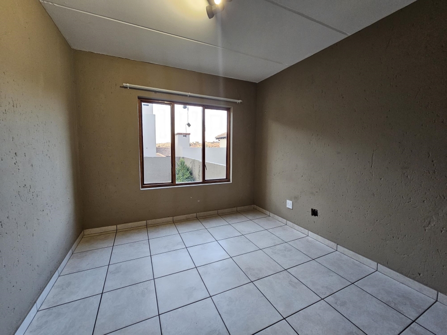 To Let 2 Bedroom Property for Rent in Noordheuwel Gauteng