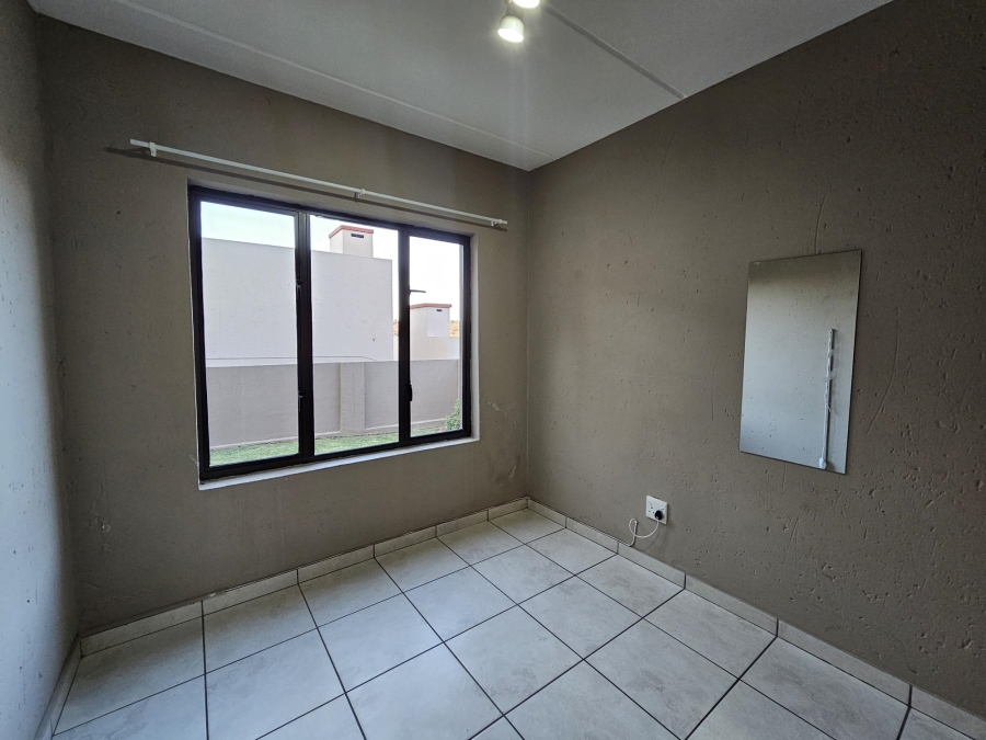 To Let 2 Bedroom Property for Rent in Noordheuwel Gauteng