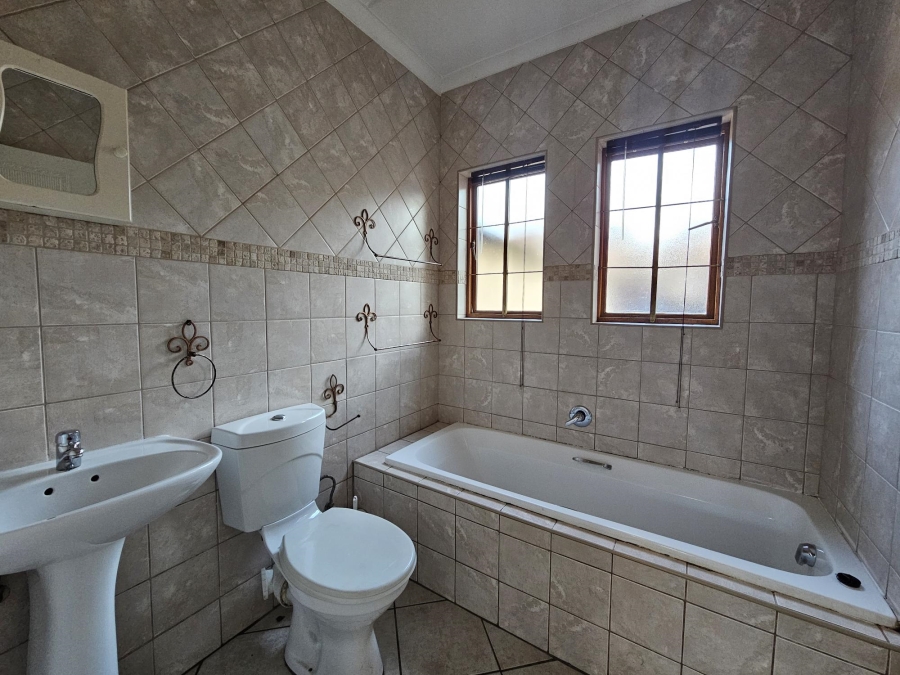 To Let 2 Bedroom Property for Rent in Noordheuwel Gauteng