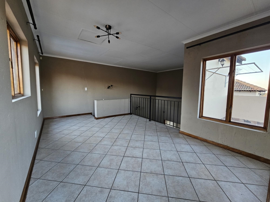 To Let 2 Bedroom Property for Rent in Noordheuwel Gauteng