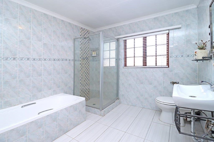 3 Bedroom Property for Sale in Dowerglen Gauteng