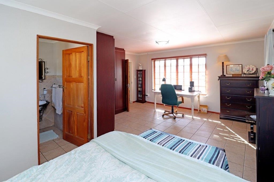 3 Bedroom Property for Sale in Dowerglen Gauteng