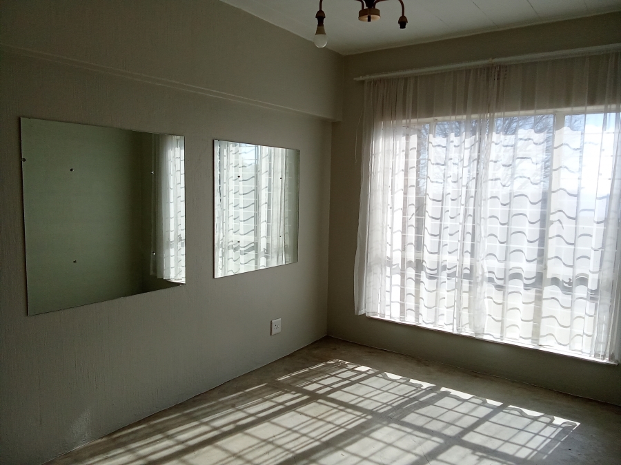 3 Bedroom Property for Sale in Wilro Park Gauteng