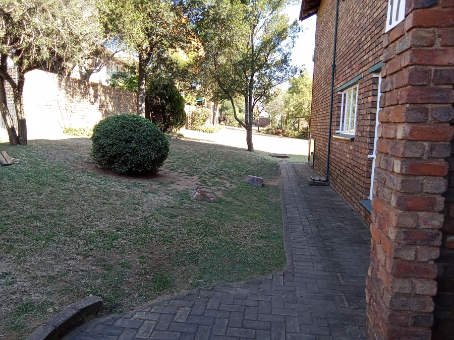3 Bedroom Property for Sale in Wilro Park Gauteng