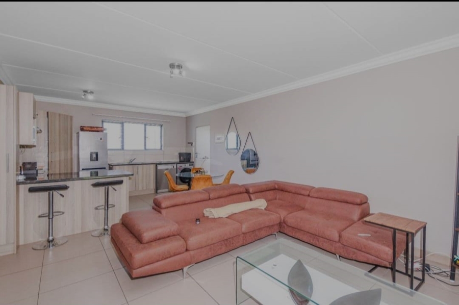 To Let 2 Bedroom Property for Rent in Broadacres Gauteng
