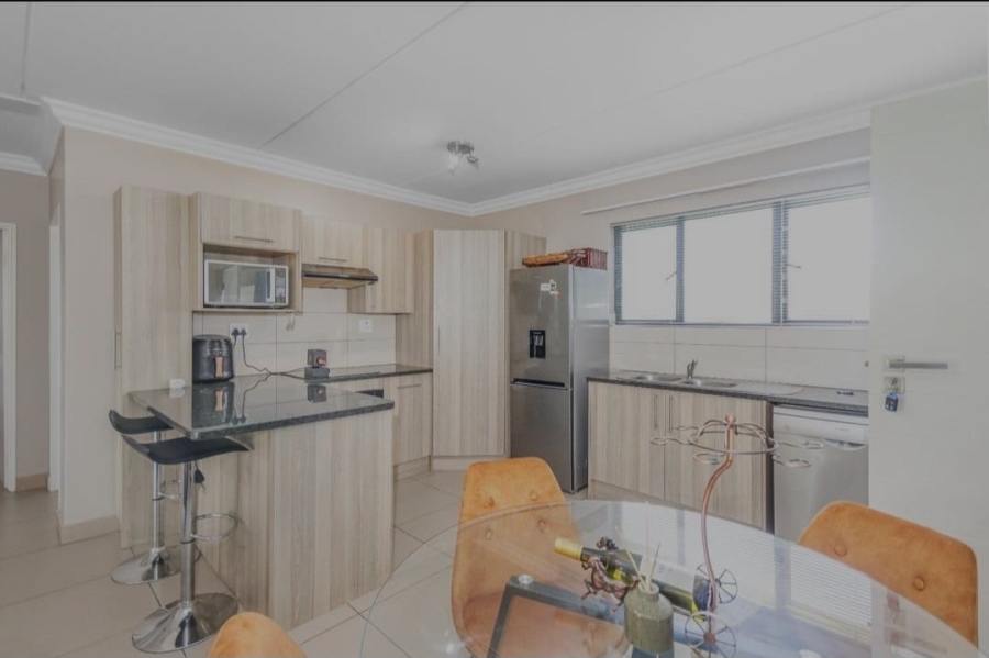 To Let 2 Bedroom Property for Rent in Broadacres Gauteng