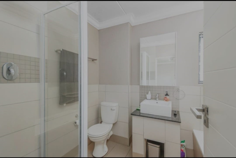 To Let 2 Bedroom Property for Rent in Broadacres Gauteng