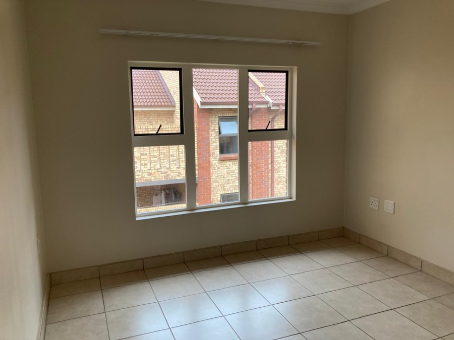 1 Bedroom Property for Sale in Blue Hills Equestrian Estate Gauteng