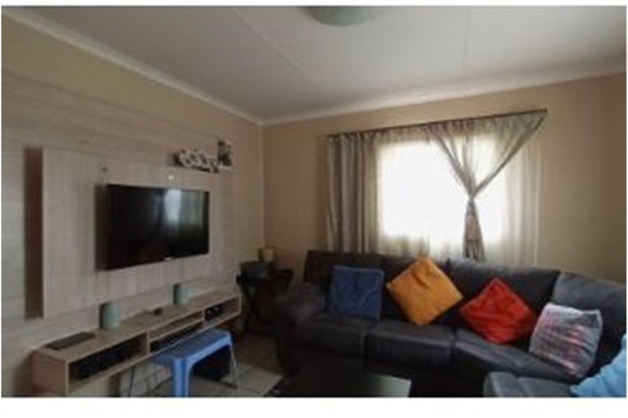 3 Bedroom Property for Sale in Kosmosdal Gauteng