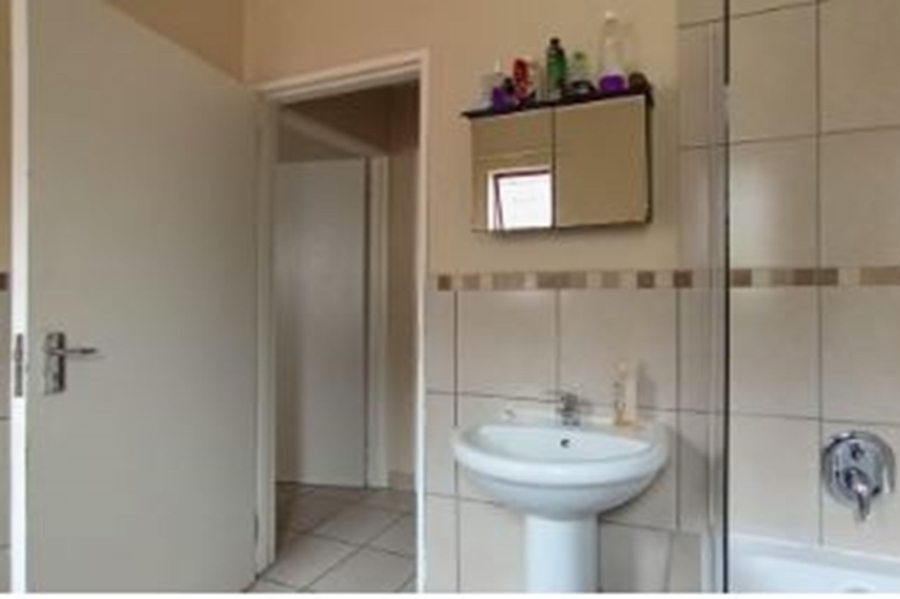 3 Bedroom Property for Sale in Kosmosdal Gauteng