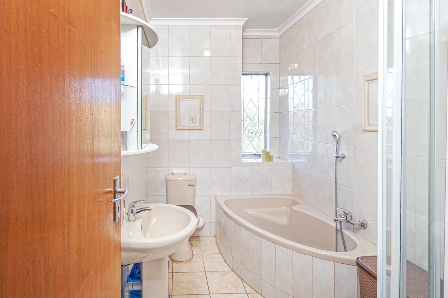 3 Bedroom Property for Sale in Quellerina Gauteng