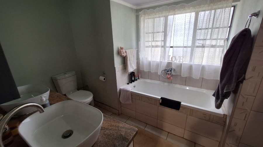 3 Bedroom Property for Sale in Wonderboom South Gauteng
