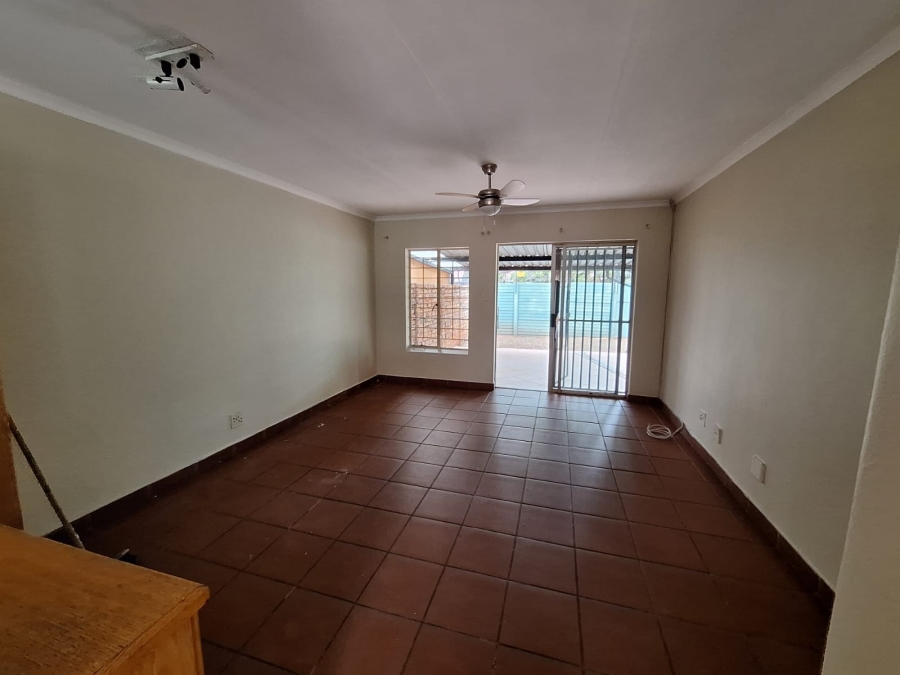 2 Bedroom Property for Sale in Annlin Gauteng