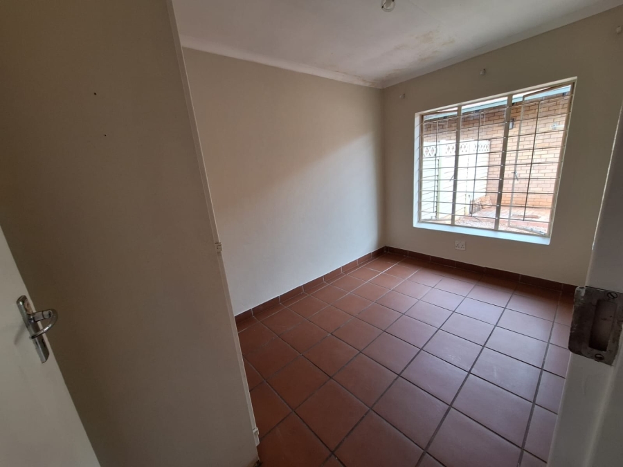 2 Bedroom Property for Sale in Annlin Gauteng