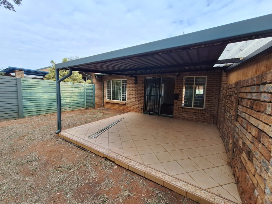 2 Bedroom Property for Sale in Annlin Gauteng