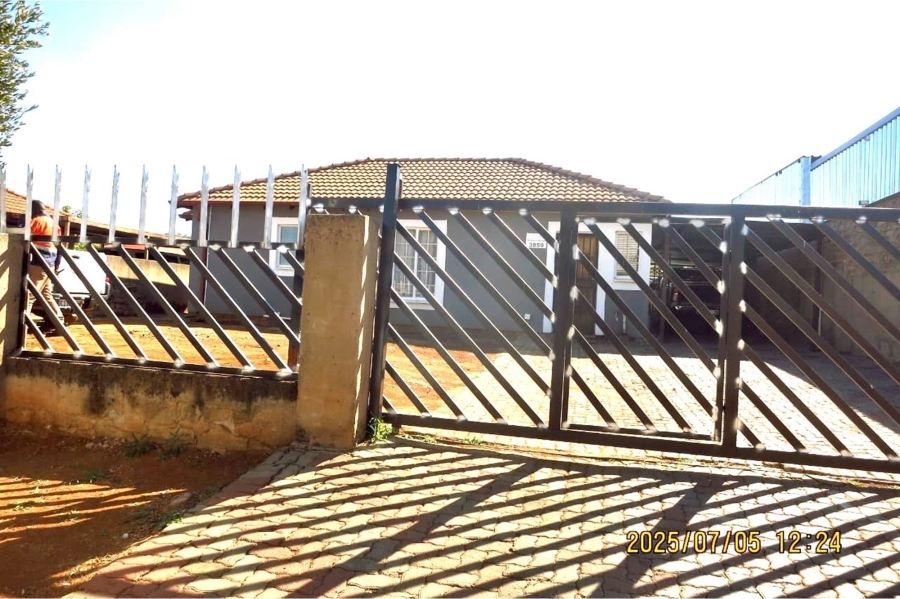 To Let 3 Bedroom Property for Rent in Elandspoort Gauteng