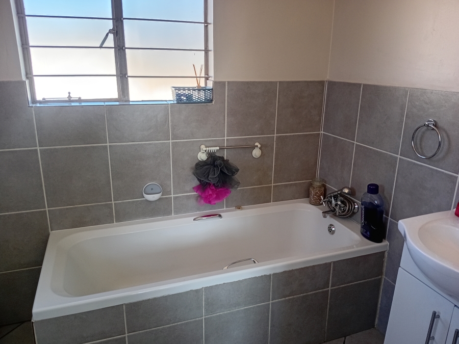 3 Bedroom Property for Sale in Willow Park Manor Gauteng