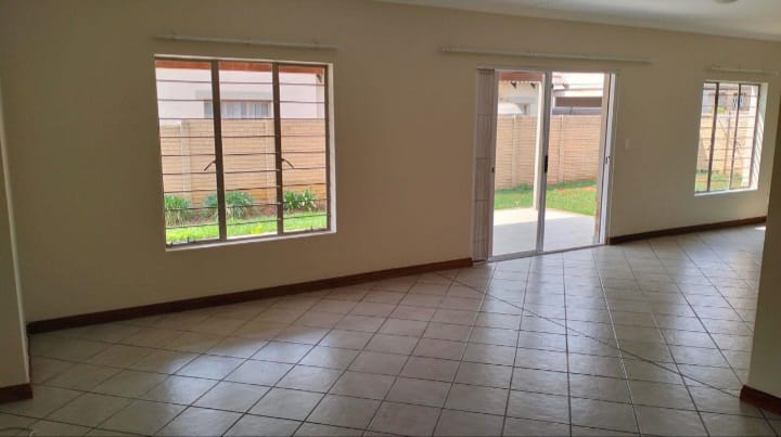 3 Bedroom Property for Sale in Willow Park Manor Gauteng