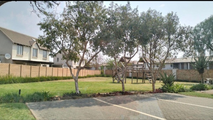 3 Bedroom Property for Sale in Willow Park Manor Gauteng