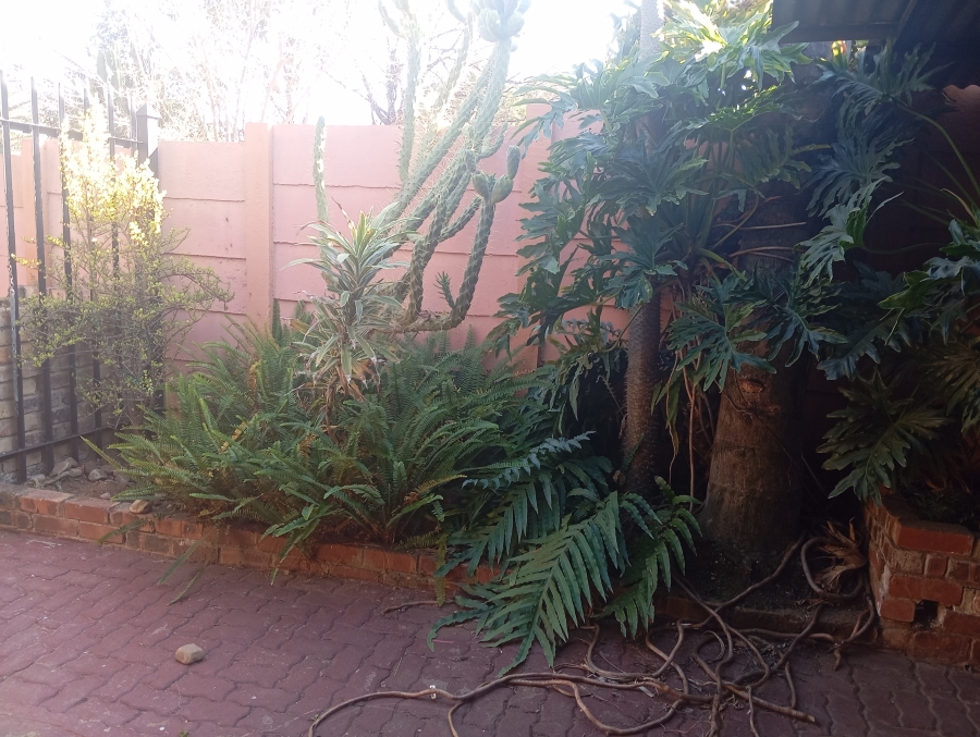 4 Bedroom Property for Sale in Mountain View Gauteng