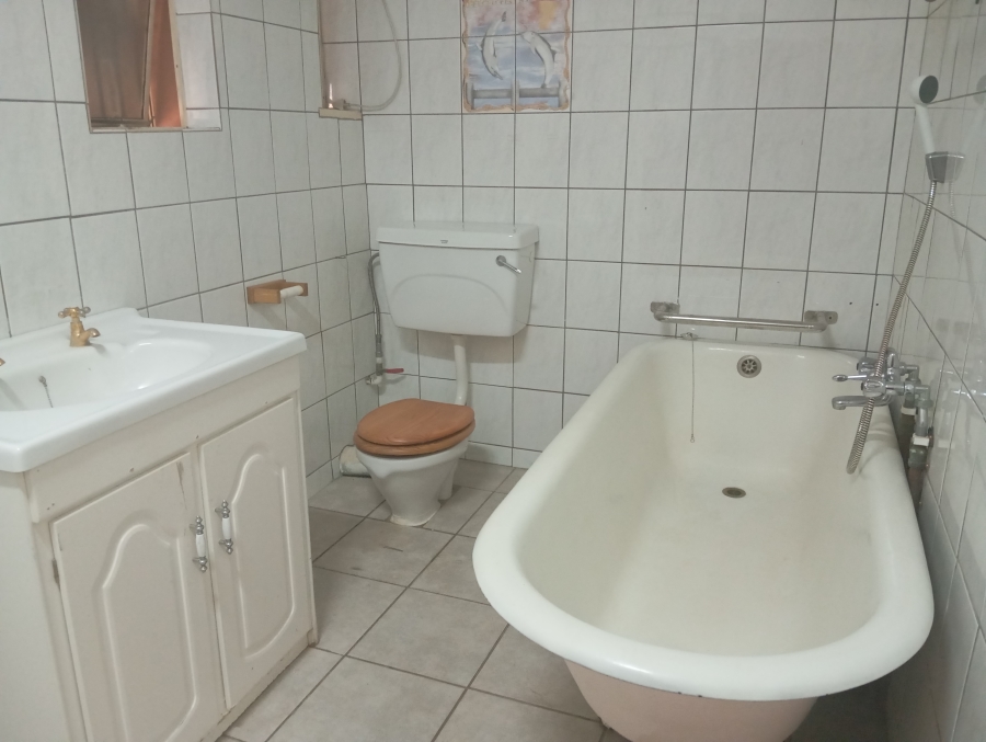 4 Bedroom Property for Sale in Mountain View Gauteng