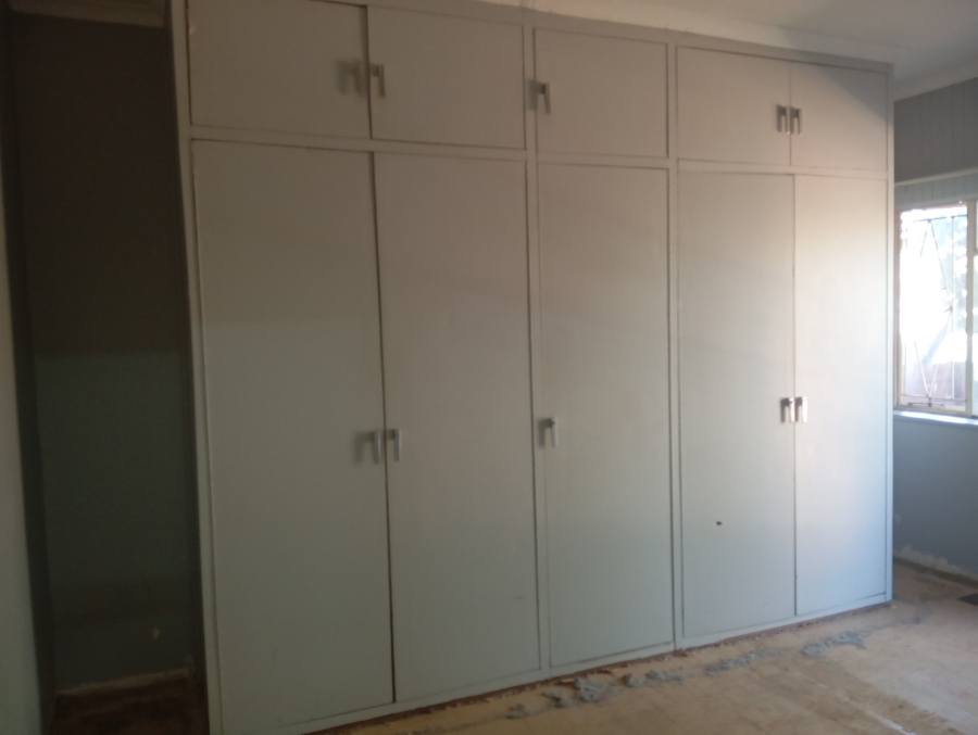 4 Bedroom Property for Sale in Mountain View Gauteng