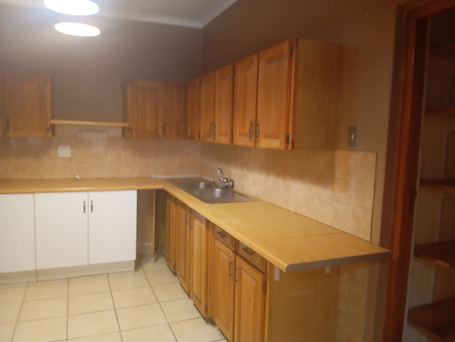 4 Bedroom Property for Sale in Mountain View Gauteng
