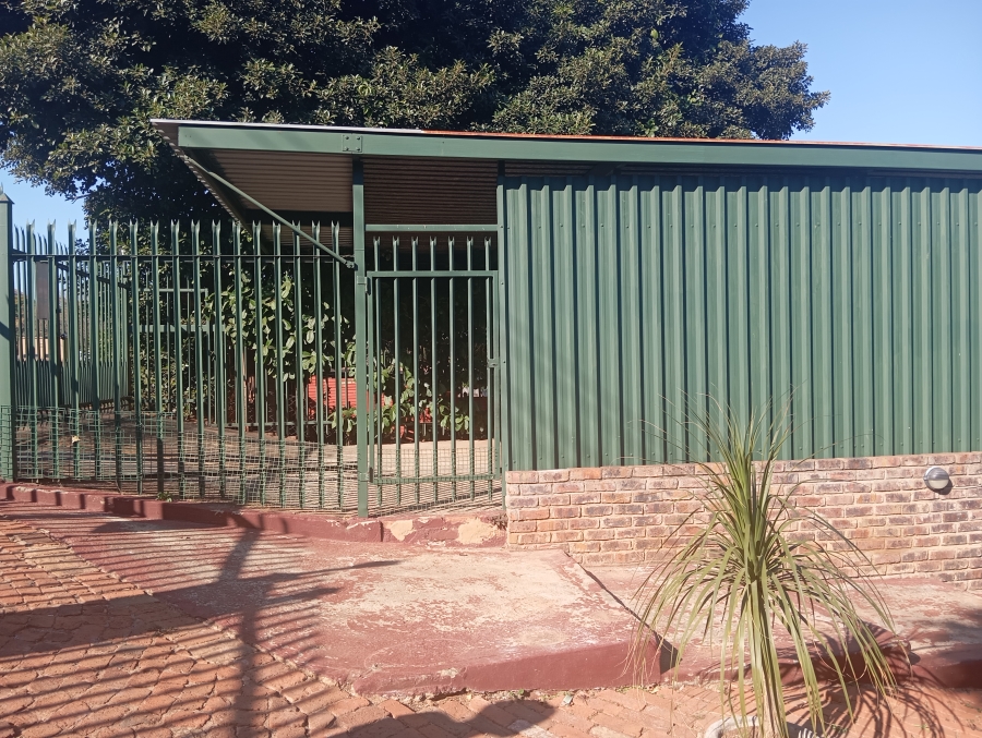 4 Bedroom Property for Sale in Mountain View Gauteng