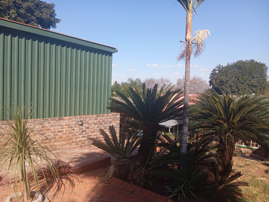4 Bedroom Property for Sale in Mountain View Gauteng