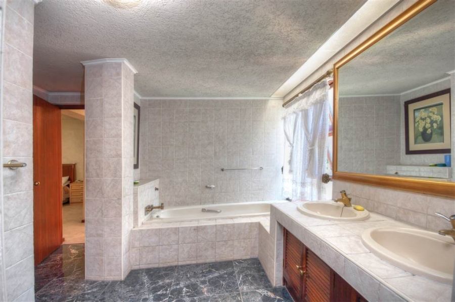 4 Bedroom Property for Sale in Houghton Estate Gauteng