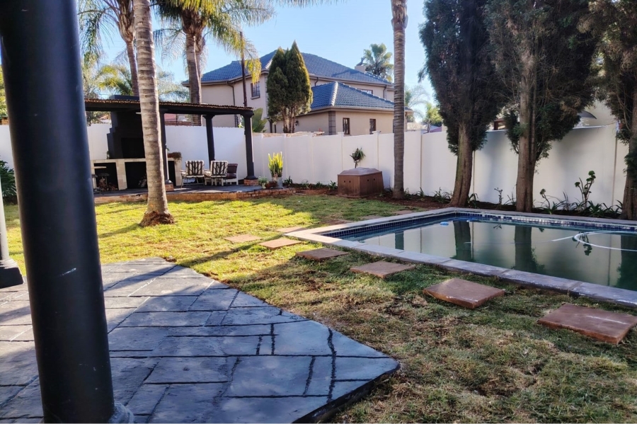 4 Bedroom Property for Sale in Moreleta Park Gauteng