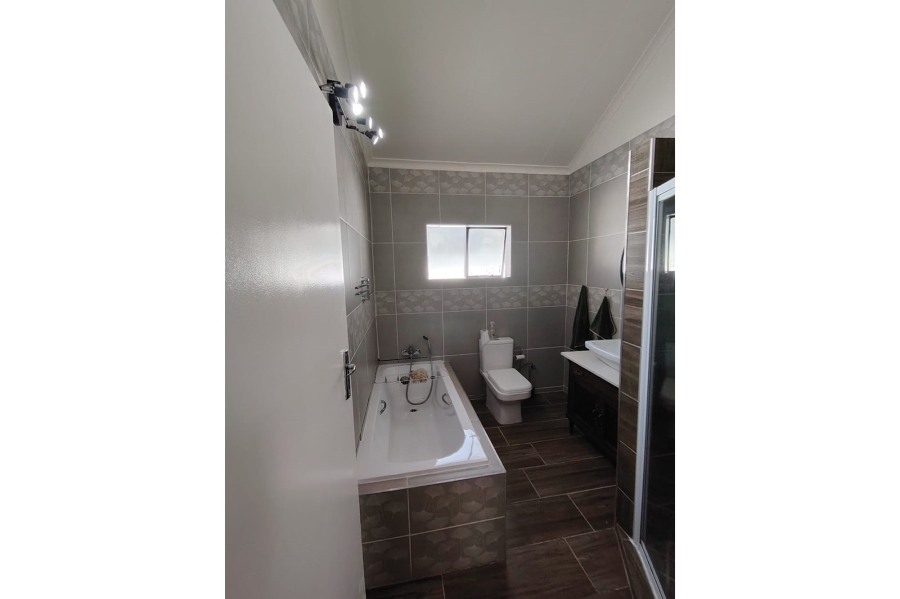 4 Bedroom Property for Sale in Moreleta Park Gauteng