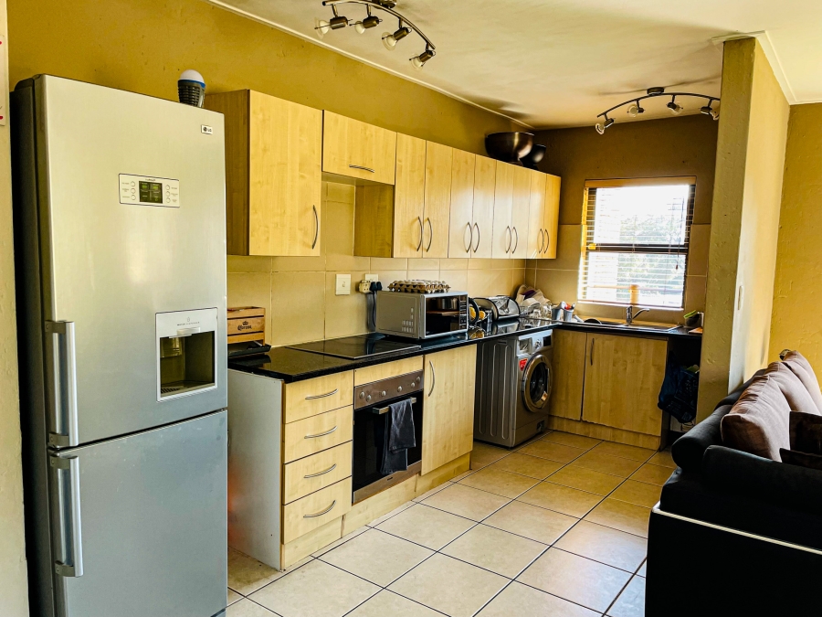To Let 2 Bedroom Property for Rent in Jackal Creek Golf Estate Gauteng