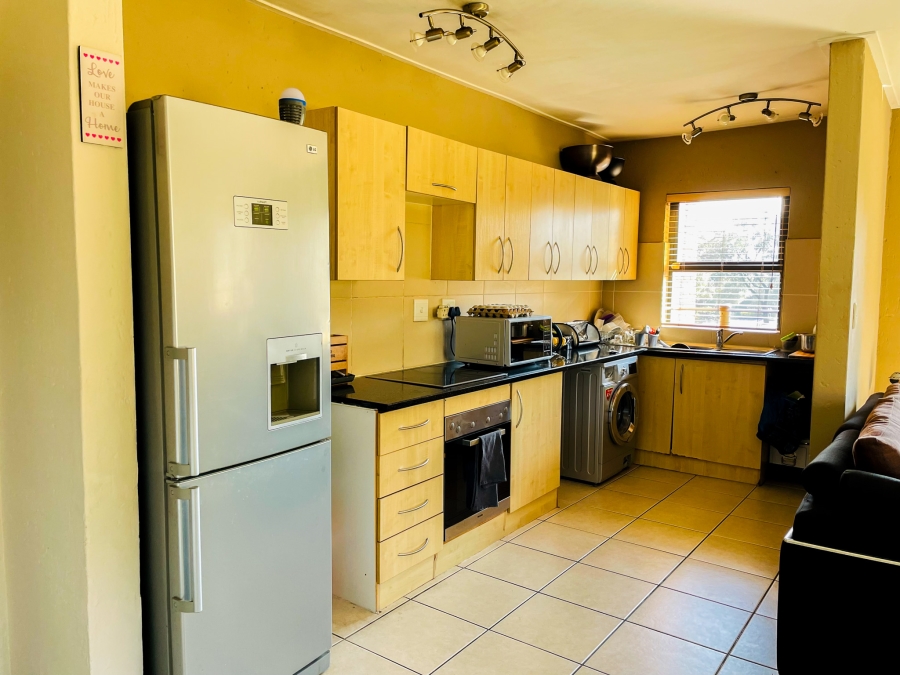 To Let 2 Bedroom Property for Rent in Jackal Creek Golf Estate Gauteng