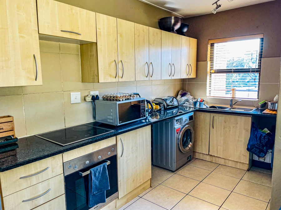 To Let 2 Bedroom Property for Rent in Jackal Creek Golf Estate Gauteng