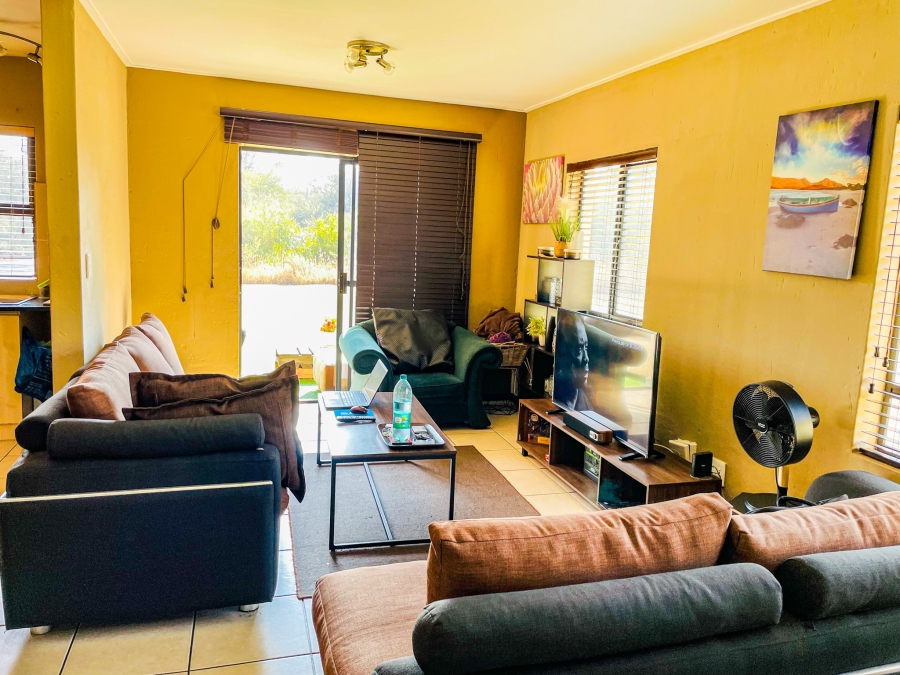 To Let 2 Bedroom Property for Rent in Jackal Creek Golf Estate Gauteng