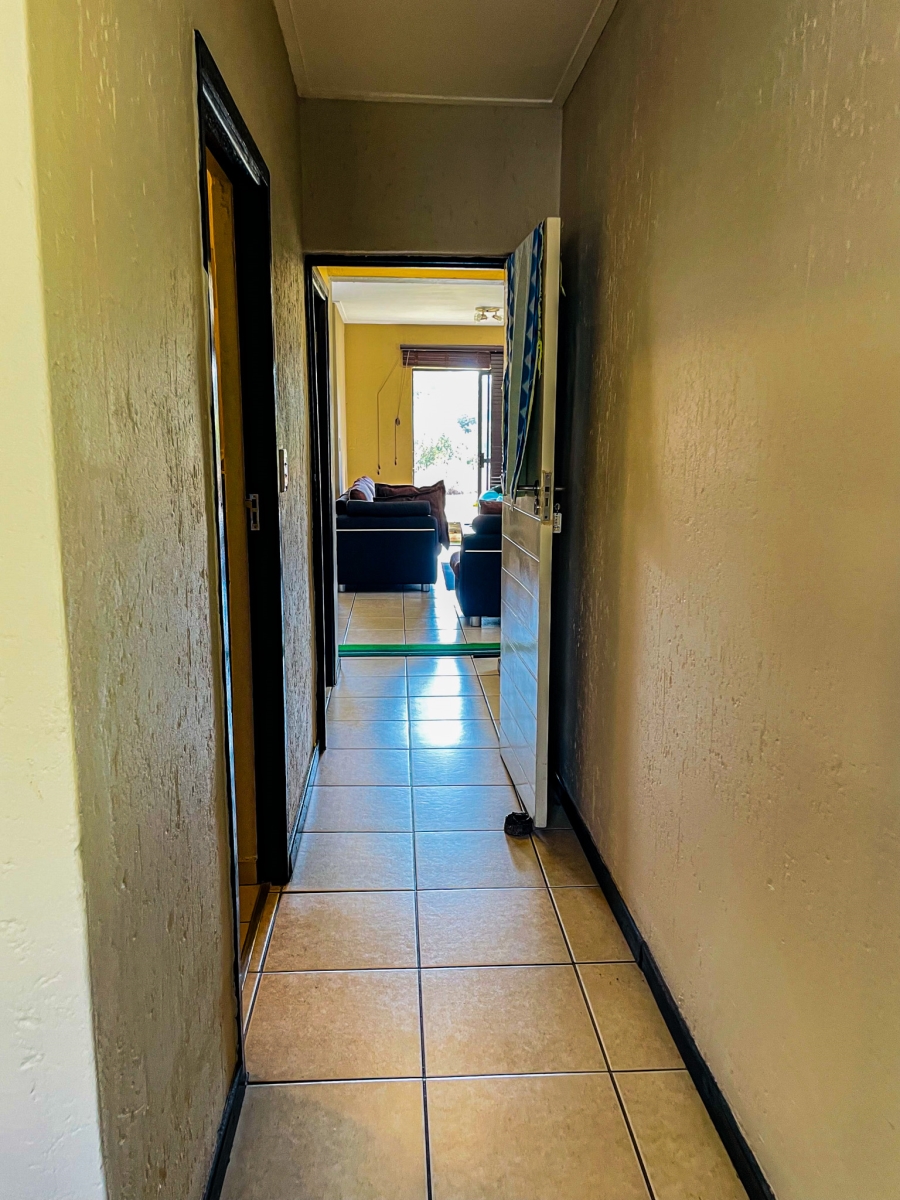 To Let 2 Bedroom Property for Rent in Jackal Creek Golf Estate Gauteng