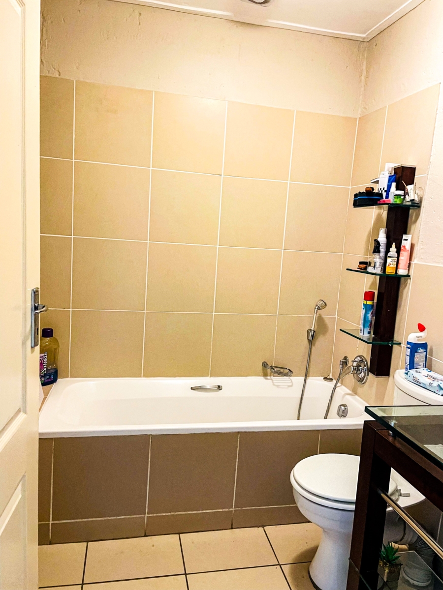 To Let 2 Bedroom Property for Rent in Jackal Creek Golf Estate Gauteng