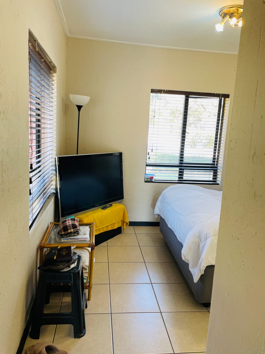 To Let 2 Bedroom Property for Rent in Jackal Creek Golf Estate Gauteng