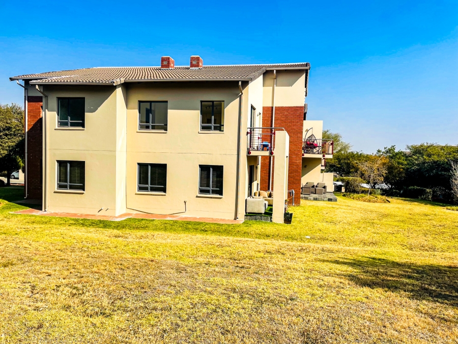 To Let 2 Bedroom Property for Rent in Jackal Creek Golf Estate Gauteng