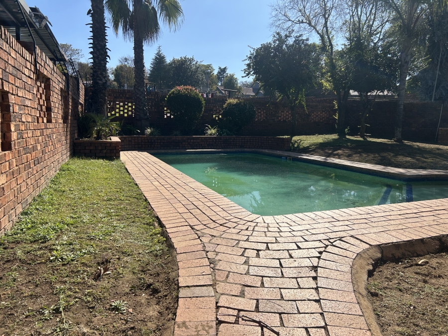 2 Bedroom Property for Sale in Vorna Valley Gauteng